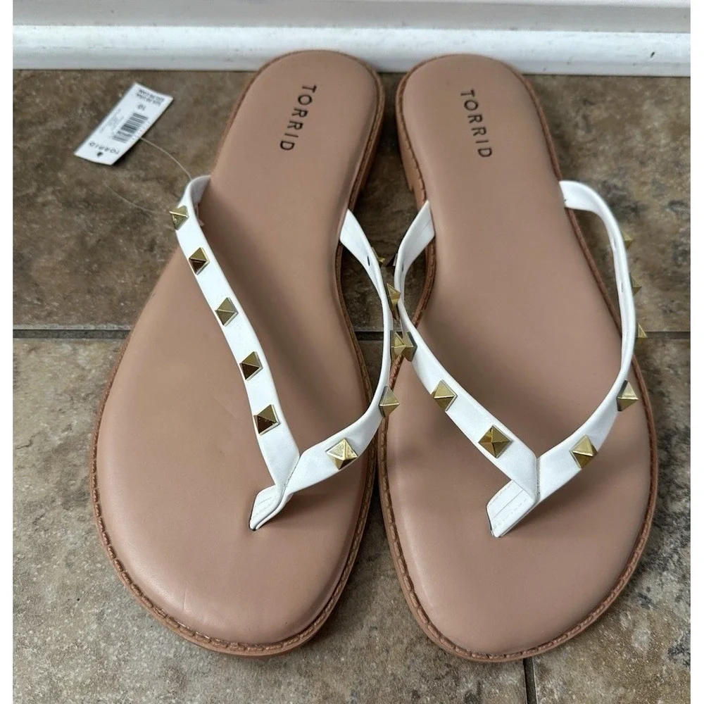 NEW Torrid Coral Studded Flip Flop (Size 10WW) - Picture 3 of 7